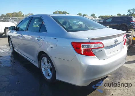 2012 Toyota Camry Se z USA, uszkodzony, nr VIN 4T1BF1FKXCU132634